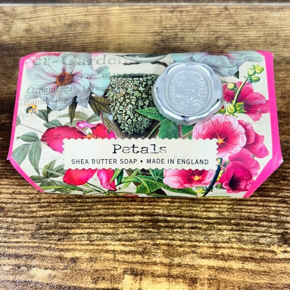 Michel Design Works Petals Shea Butter Soap 9 oz Bar Made in England - Picture 1 of 7